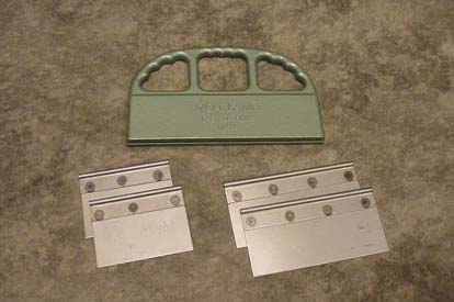 Maxi Tac-N-Pull